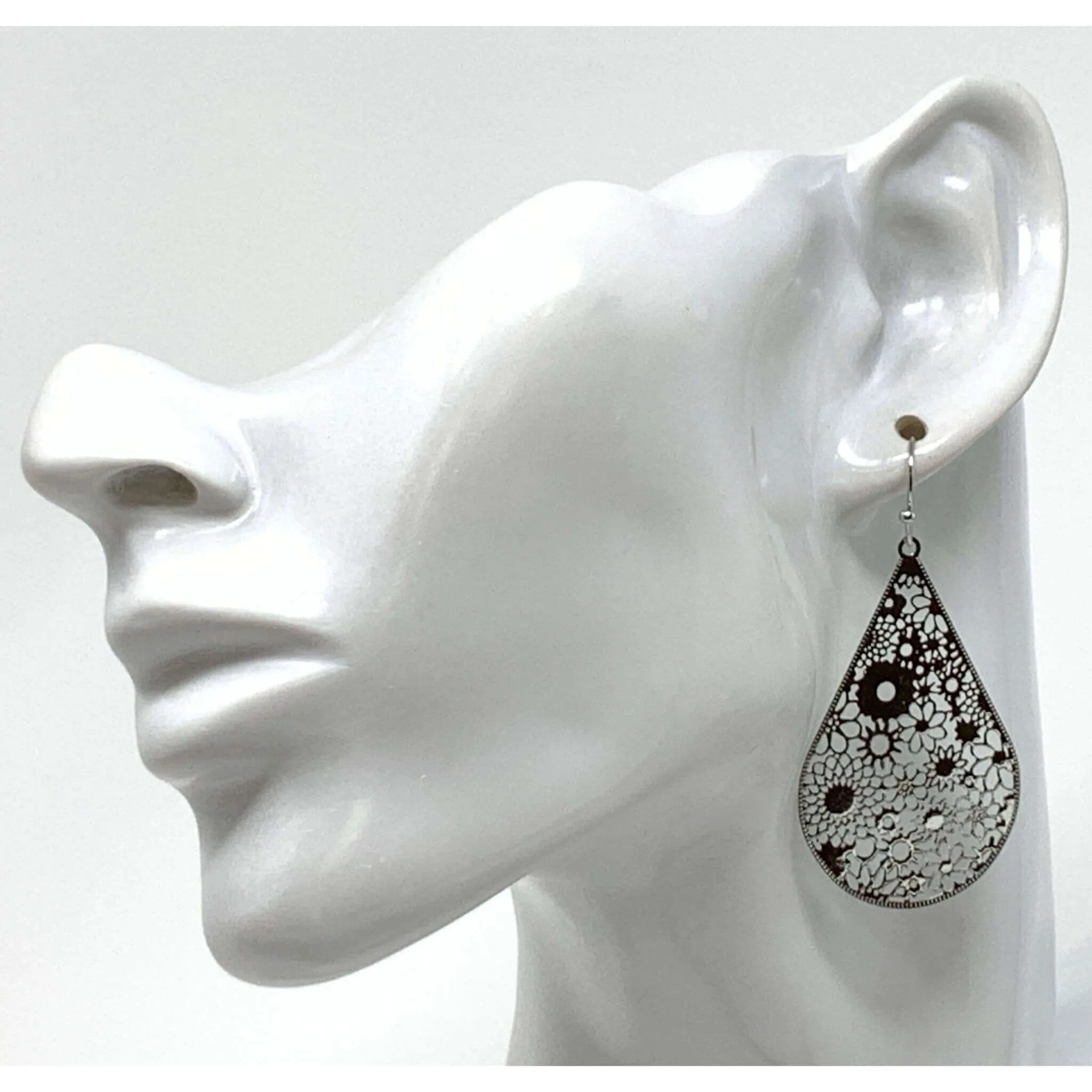 Delicate Flower Pattern Teardrop Earrings