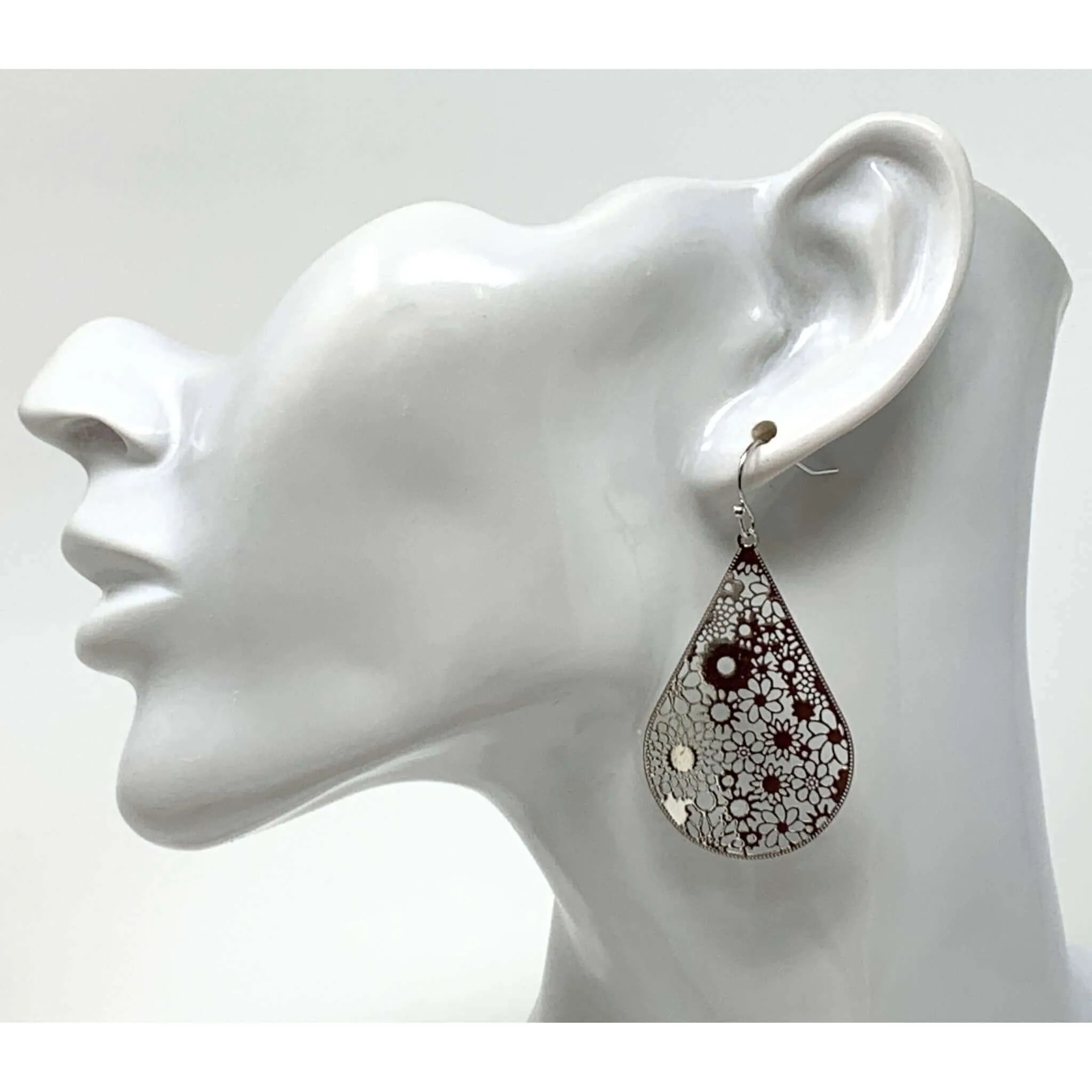 Delicate Flower Pattern Teardrop Earrings