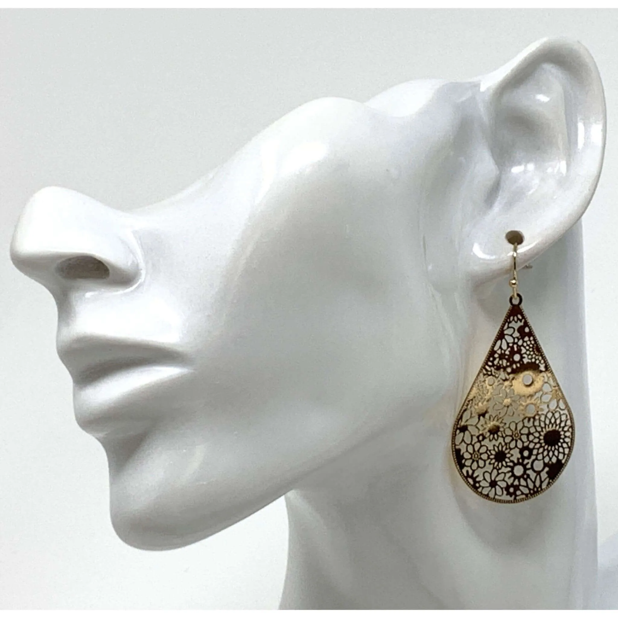 Delicate Flower Pattern Teardrop Earrings