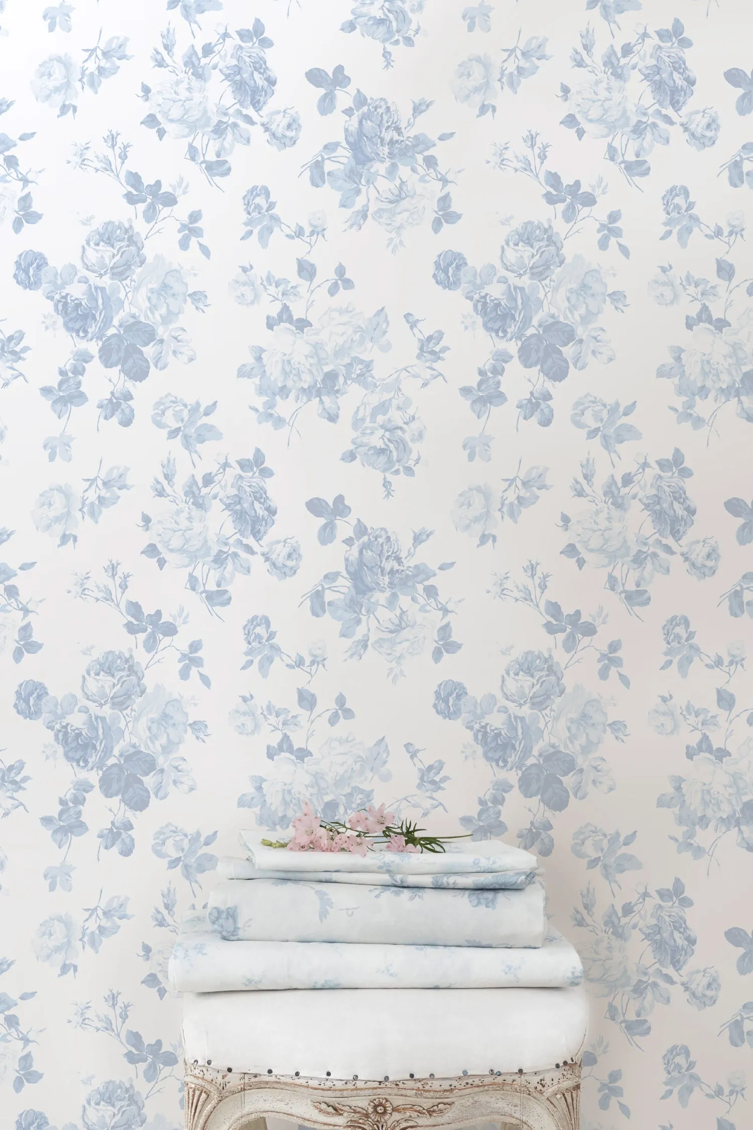 Everblooming Rosettes Standard Wallpaper