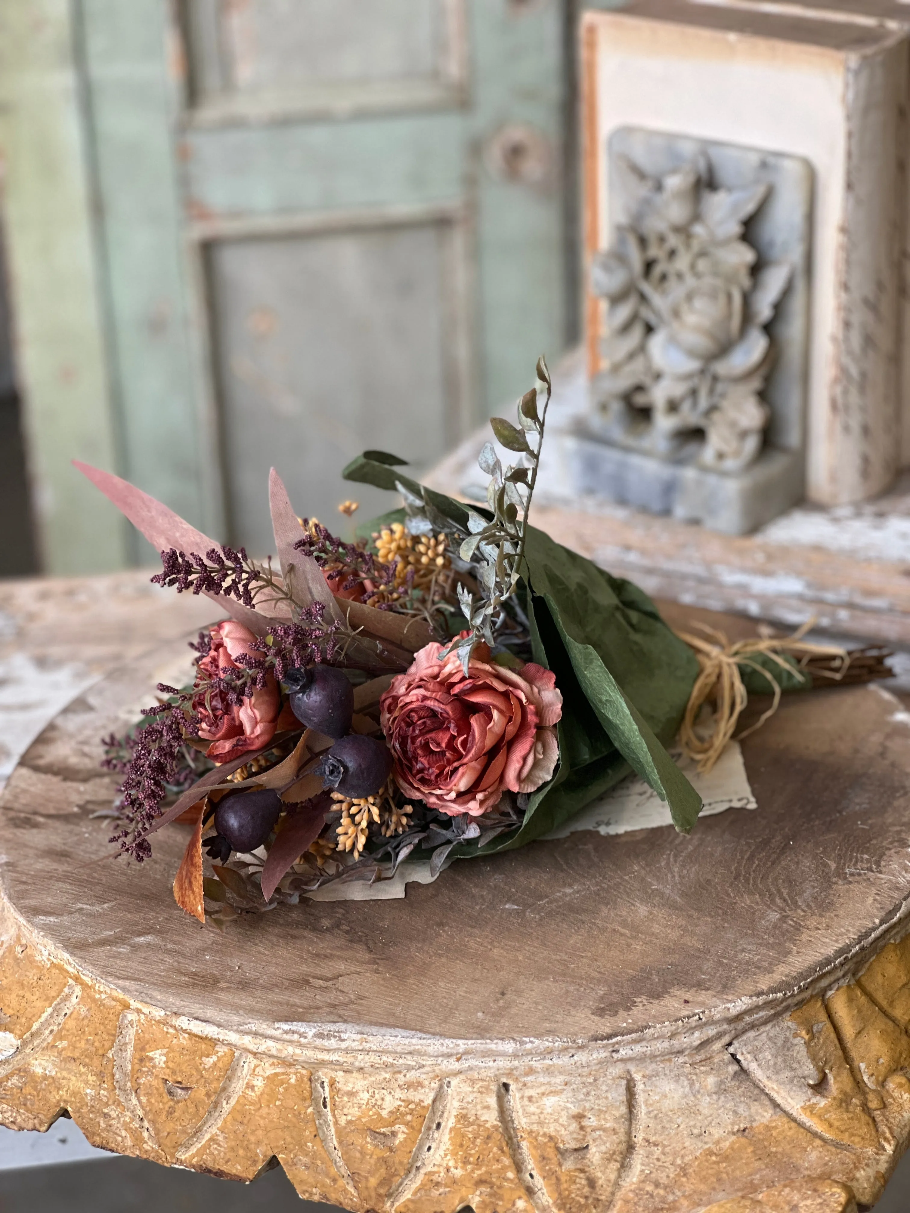 Florentine Bouquet | 15" | Duchess